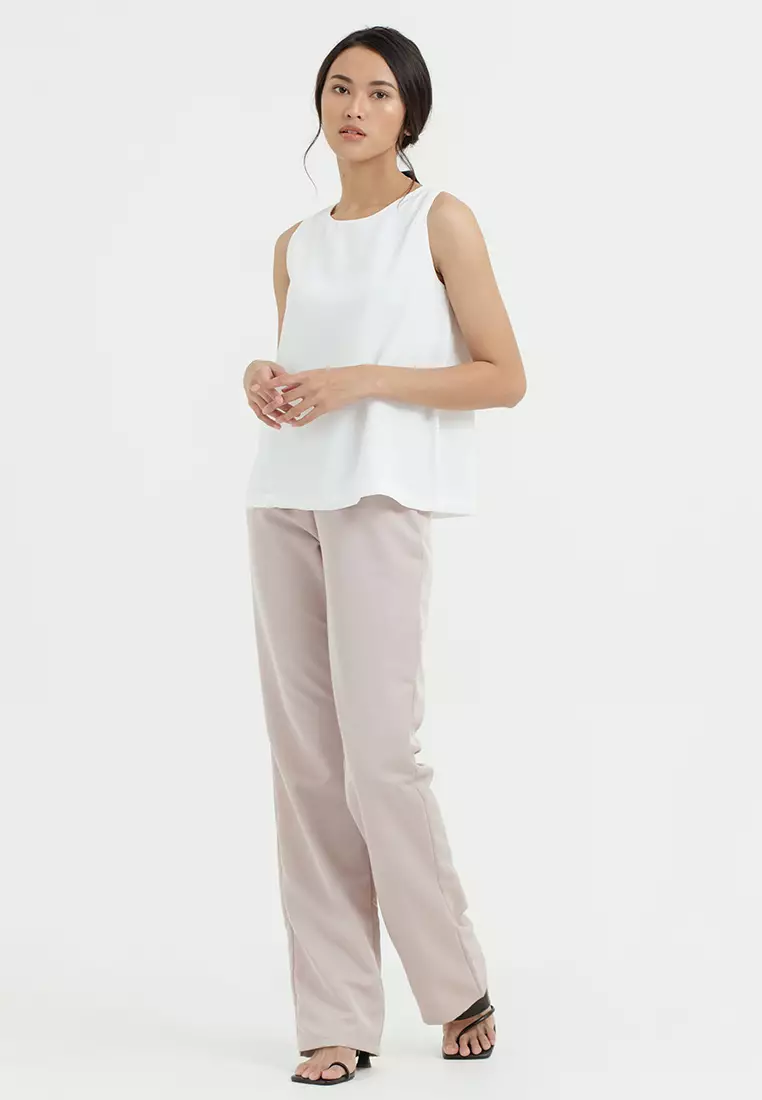 Basic Sleeveless Round Neck Top in White