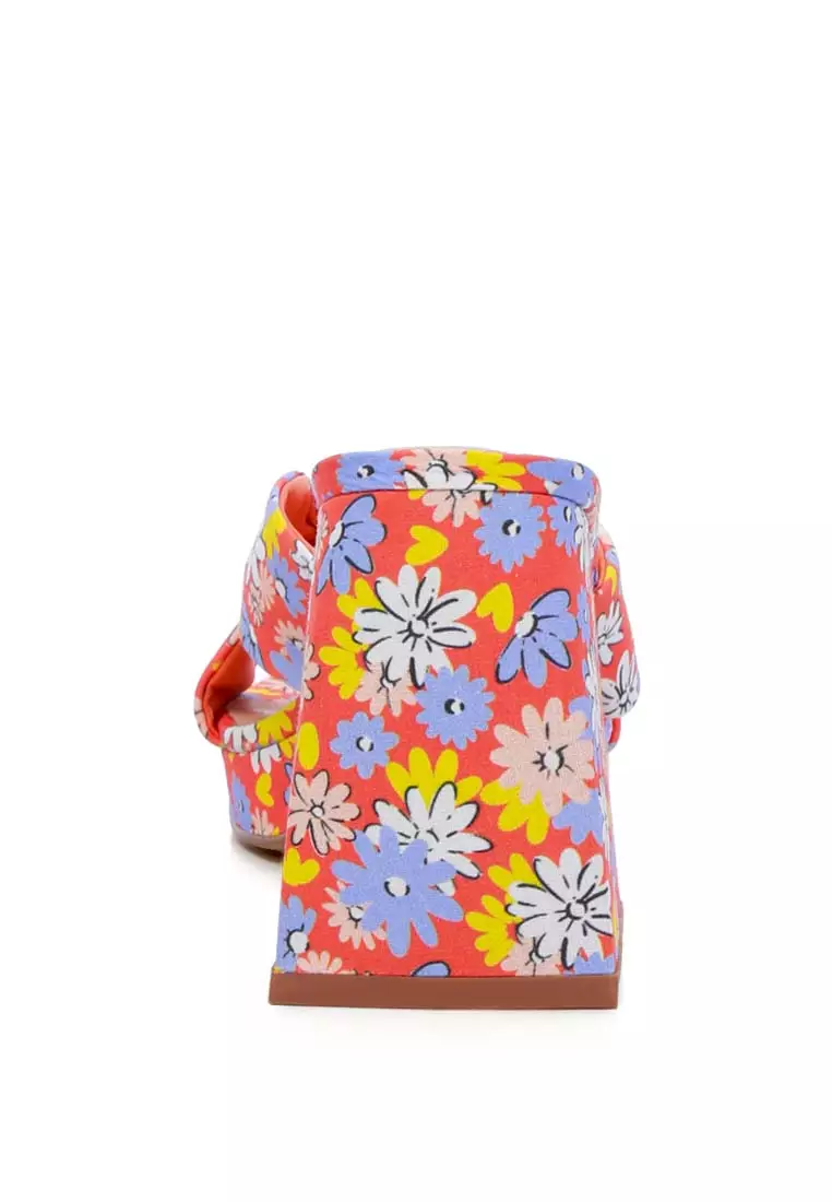 Sandal Tumit Blok Segitiga Bunga Merah