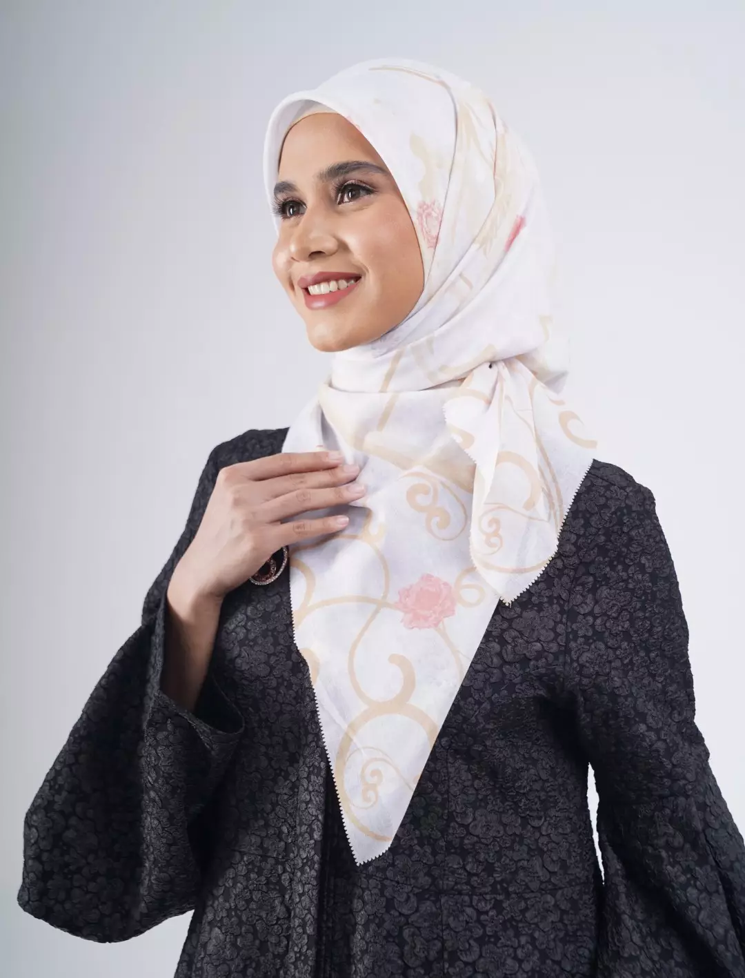 Florentine Printed Scarf Ice Grey | Hijab Kerudung Segi Empat Motif