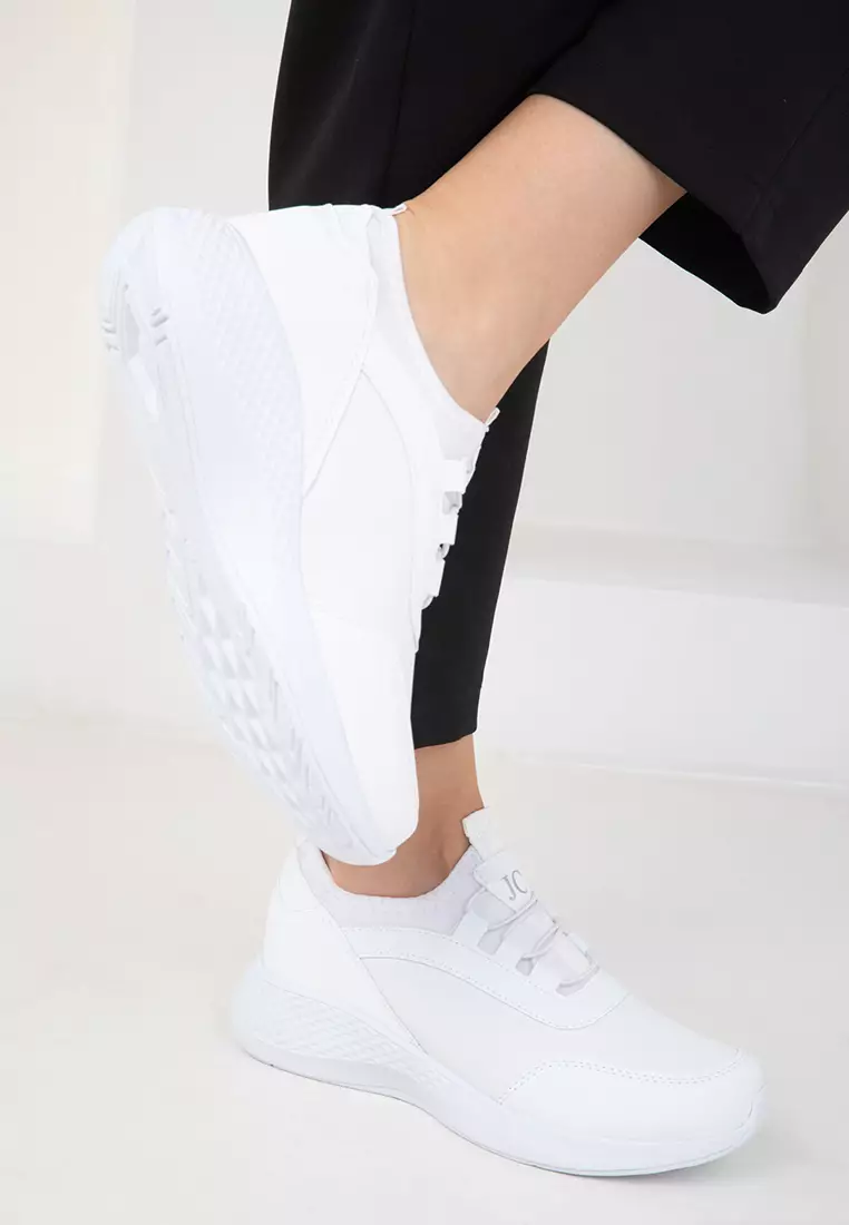 19594 Model White Women's Sneakers
