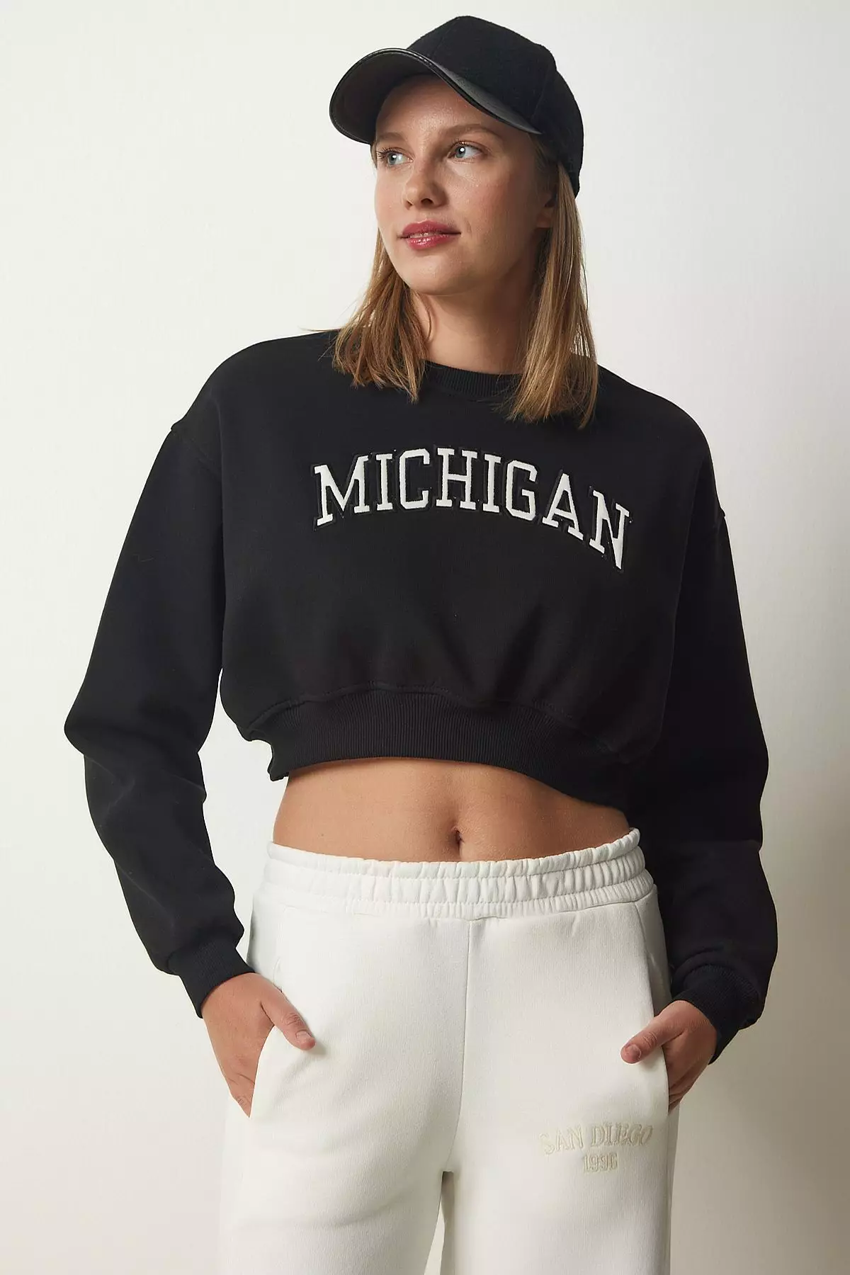 Embroidered Crop Knitted Sweatshirt