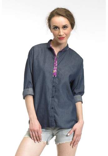 Denim shirt with contrast batik