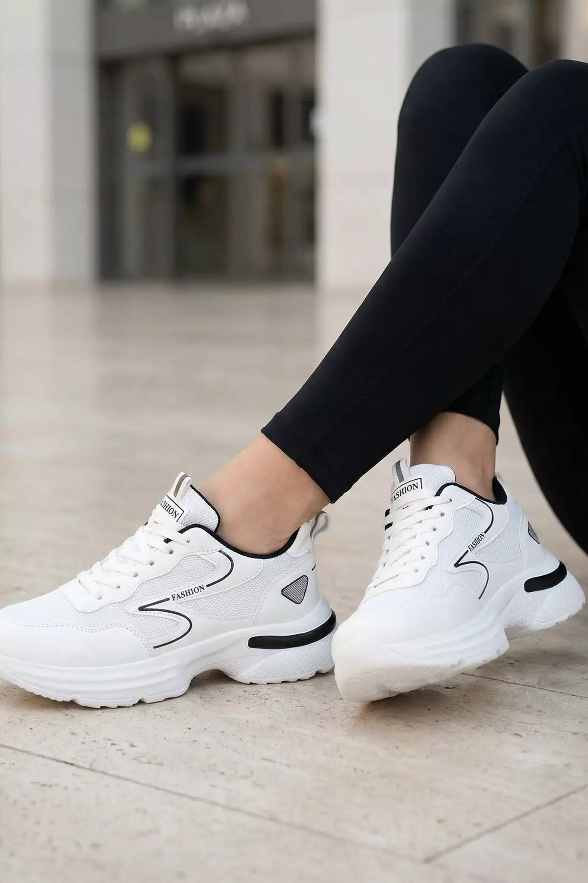 White-Black Women'S Sneaker 21272
