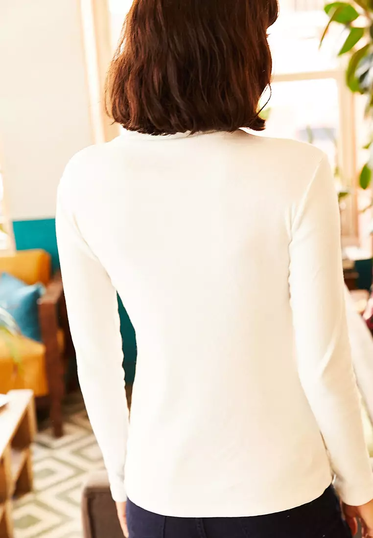 Zippered Turtleneck Lycra Top