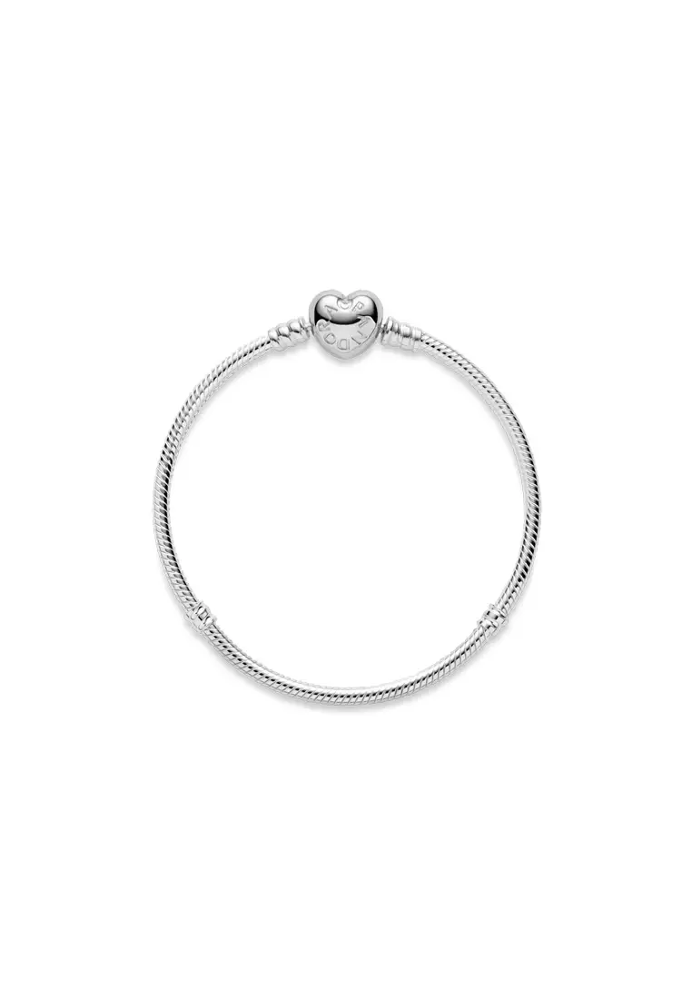 Silver bracelet with heart-shaped clasp