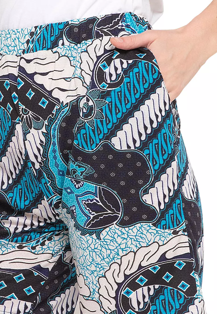 Beardsley Celana Pendek Wanita Motif Batik Design Kasual Regular Fit - Biru