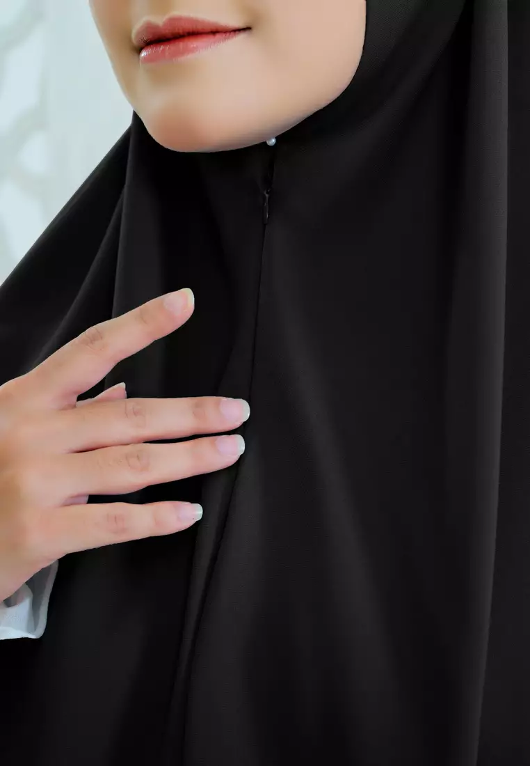 Dinara Zipper Square | Hijab Segiempat Syari Resleting | Kerudung Polycotton - Black