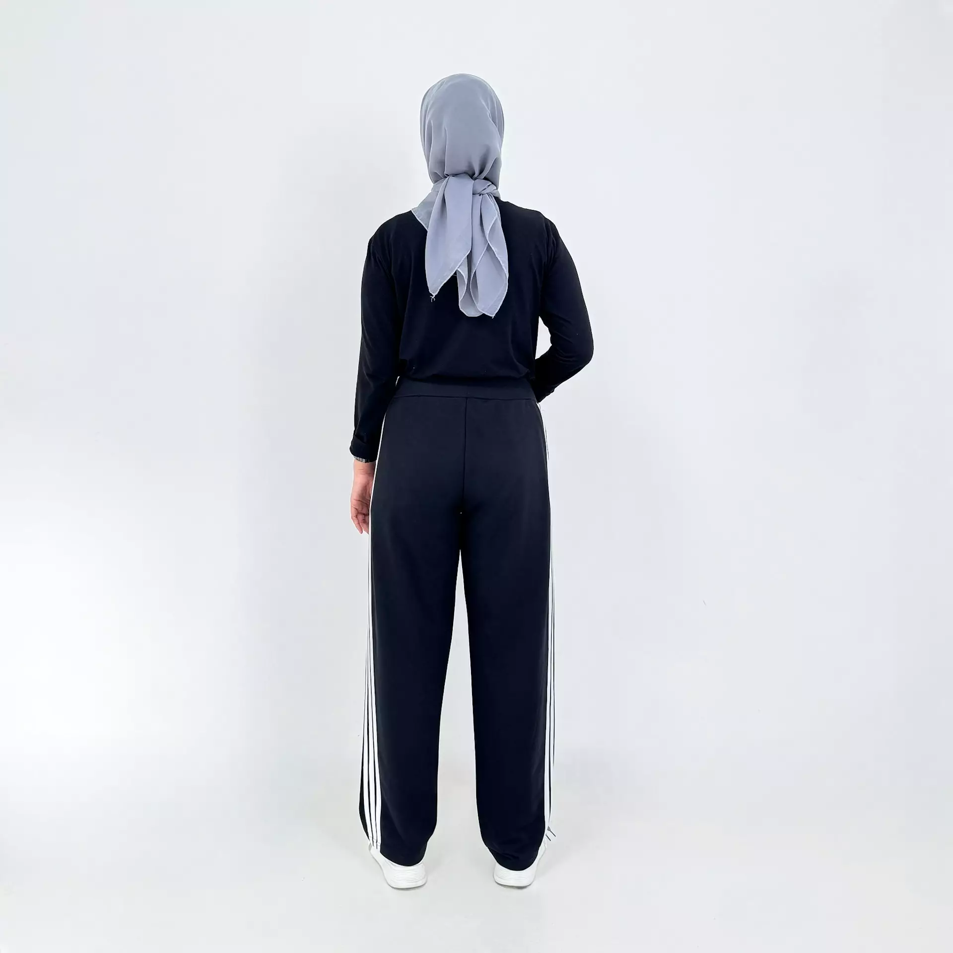 Joan Sweatpants [HITAM] Celana Training Olahraga Wanita Panjang 100 cm