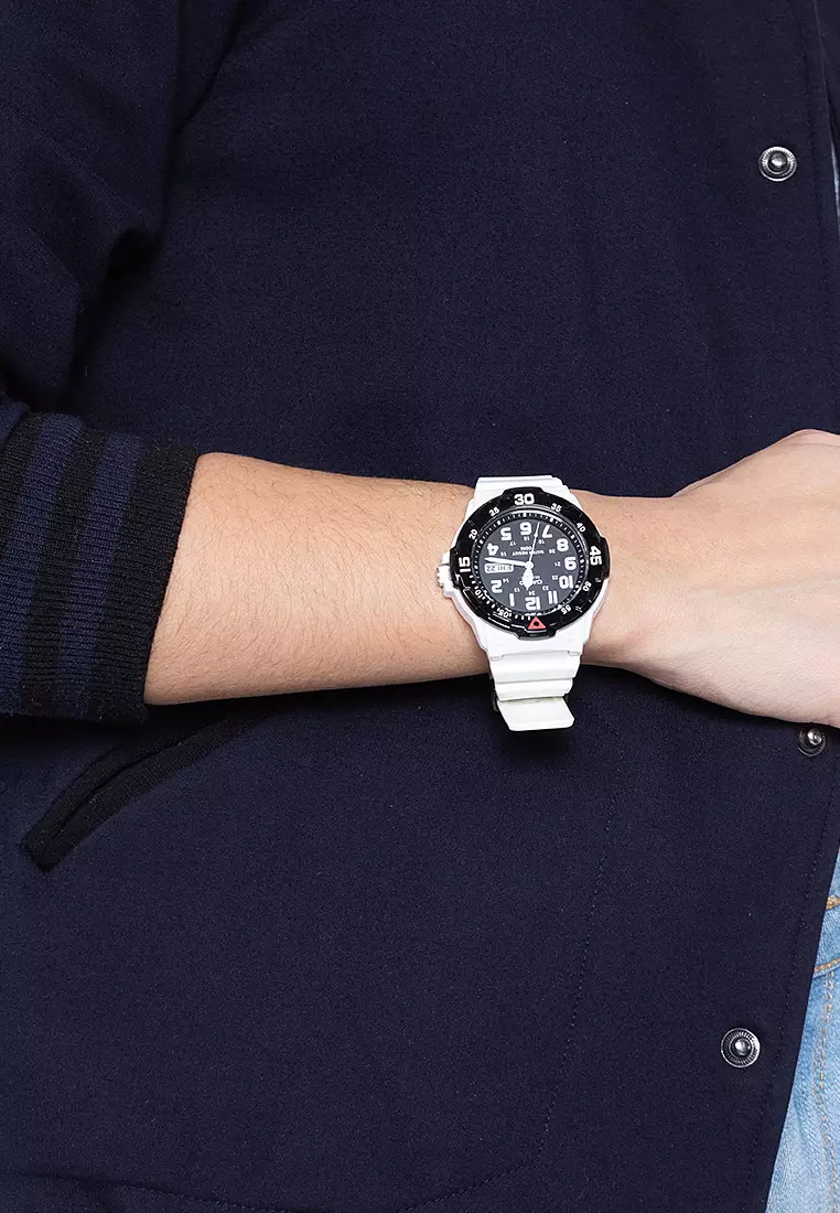 Analog Watch MRW-200HC-7BVDF