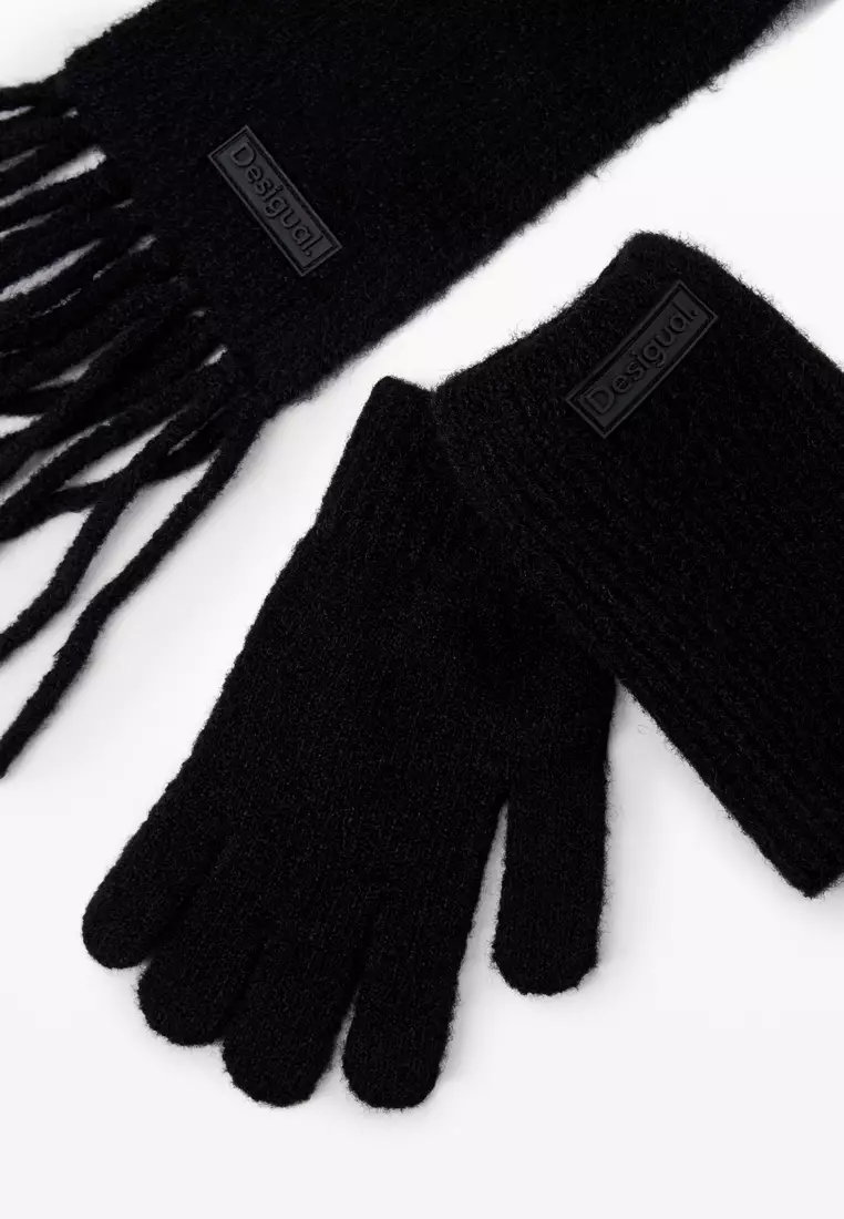 Desigual Women's Accessories Gloves and scarf pack.