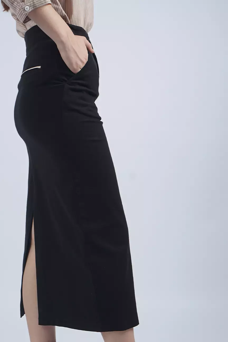 Rok Cesca Black