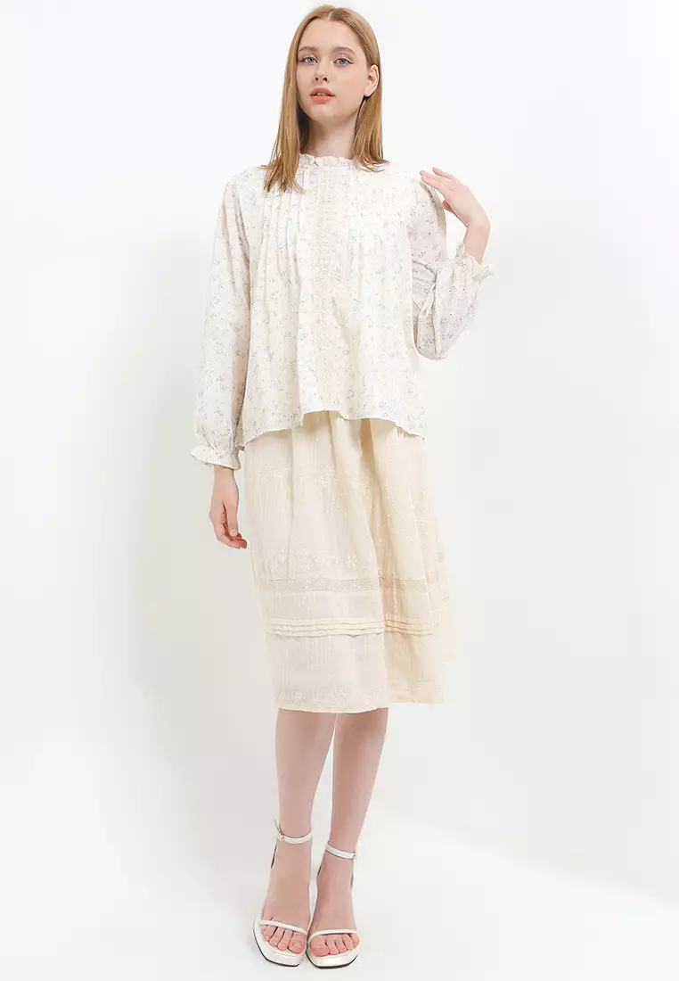 L/S Flo Print Eyelet Emb W/ Ruffles On Neck