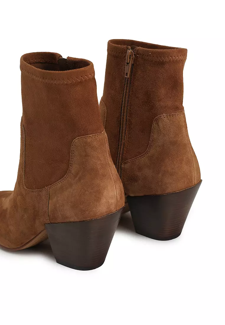 Adwaodith Boots