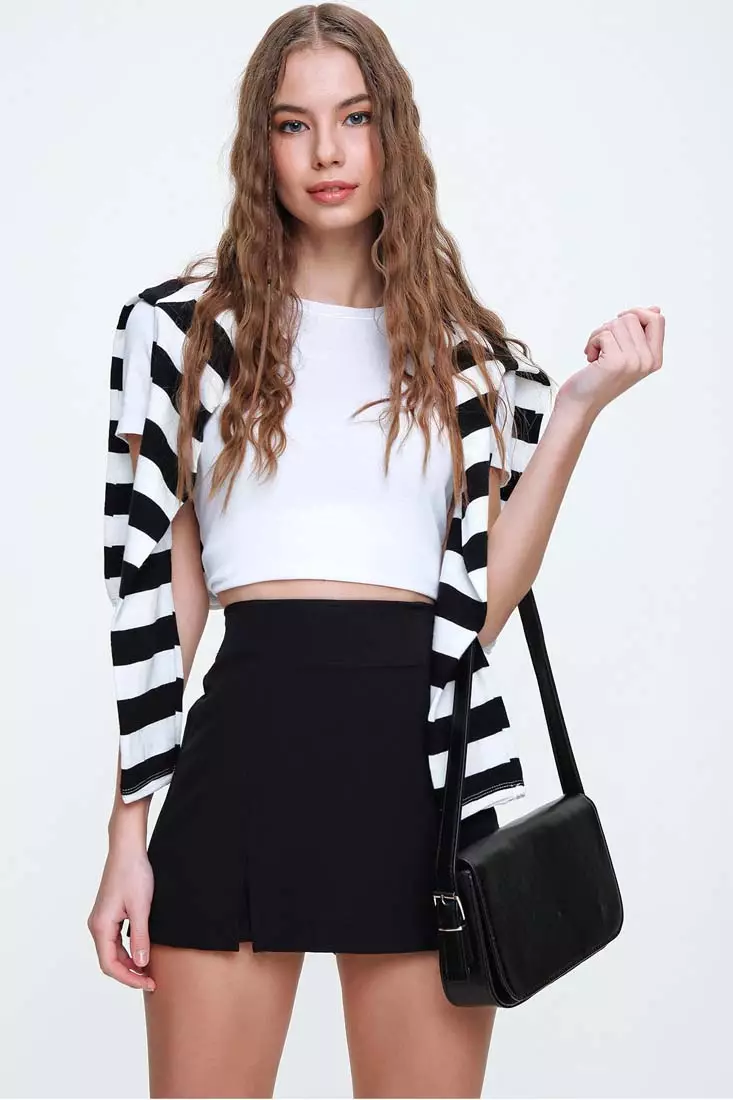 Slit Detail Mini Skirt
