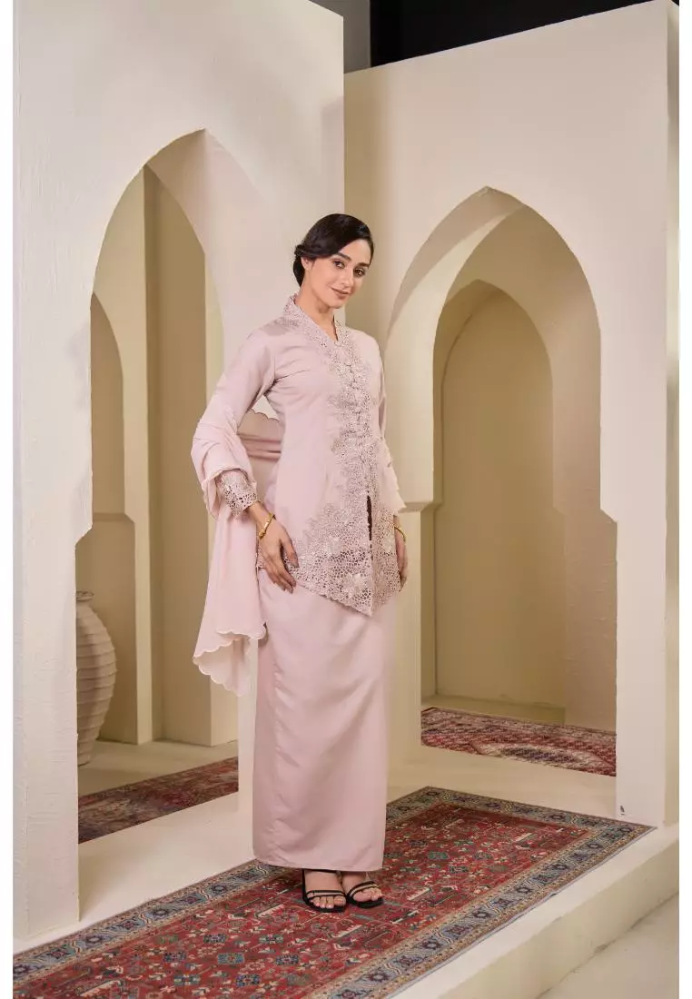 Kebaya Sulam Kaleela