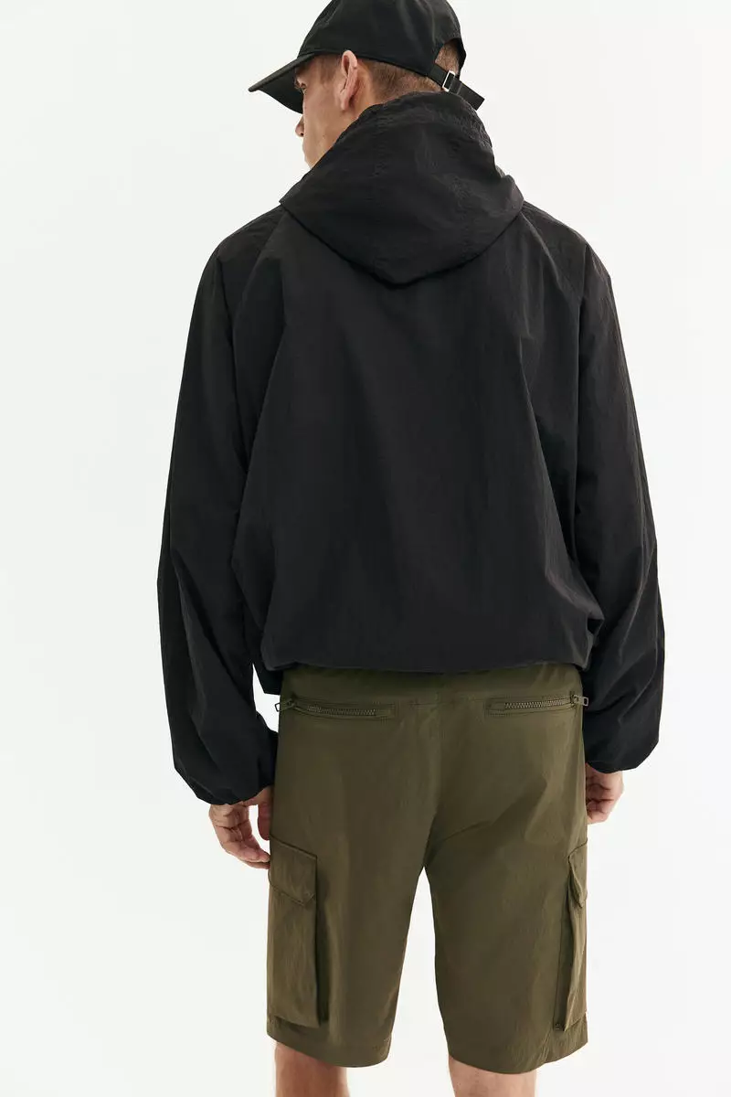 Regular Fit Nylon cargo shorts