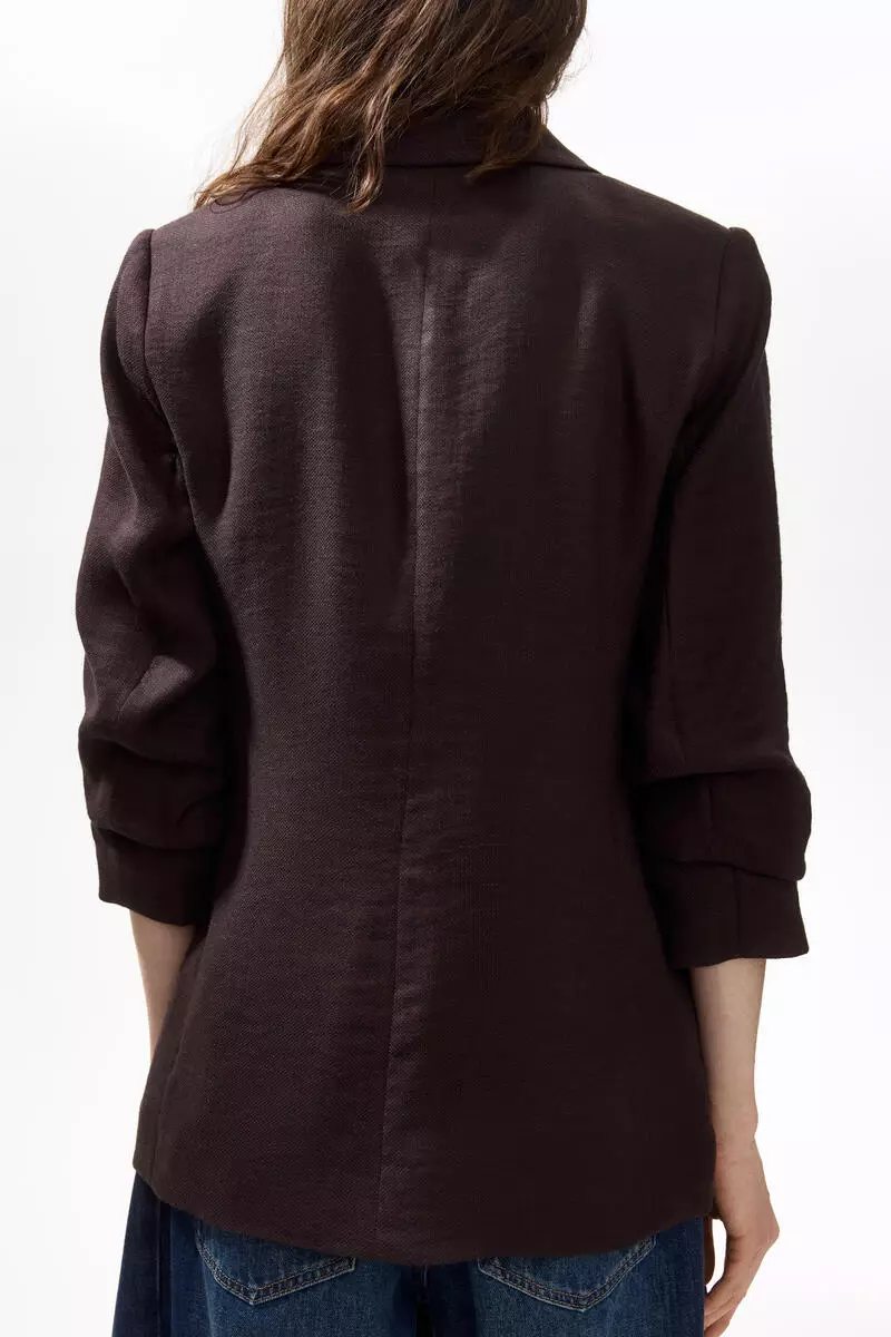 Gathered-sleeve blazer