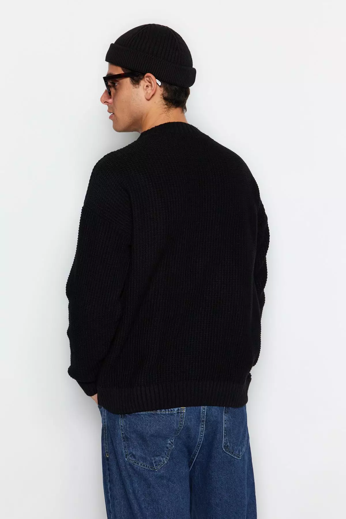 Black Oversize Fit Wide Fit Crew Neck Embroidered Knitwear Sweater TMNAW24KZ00032