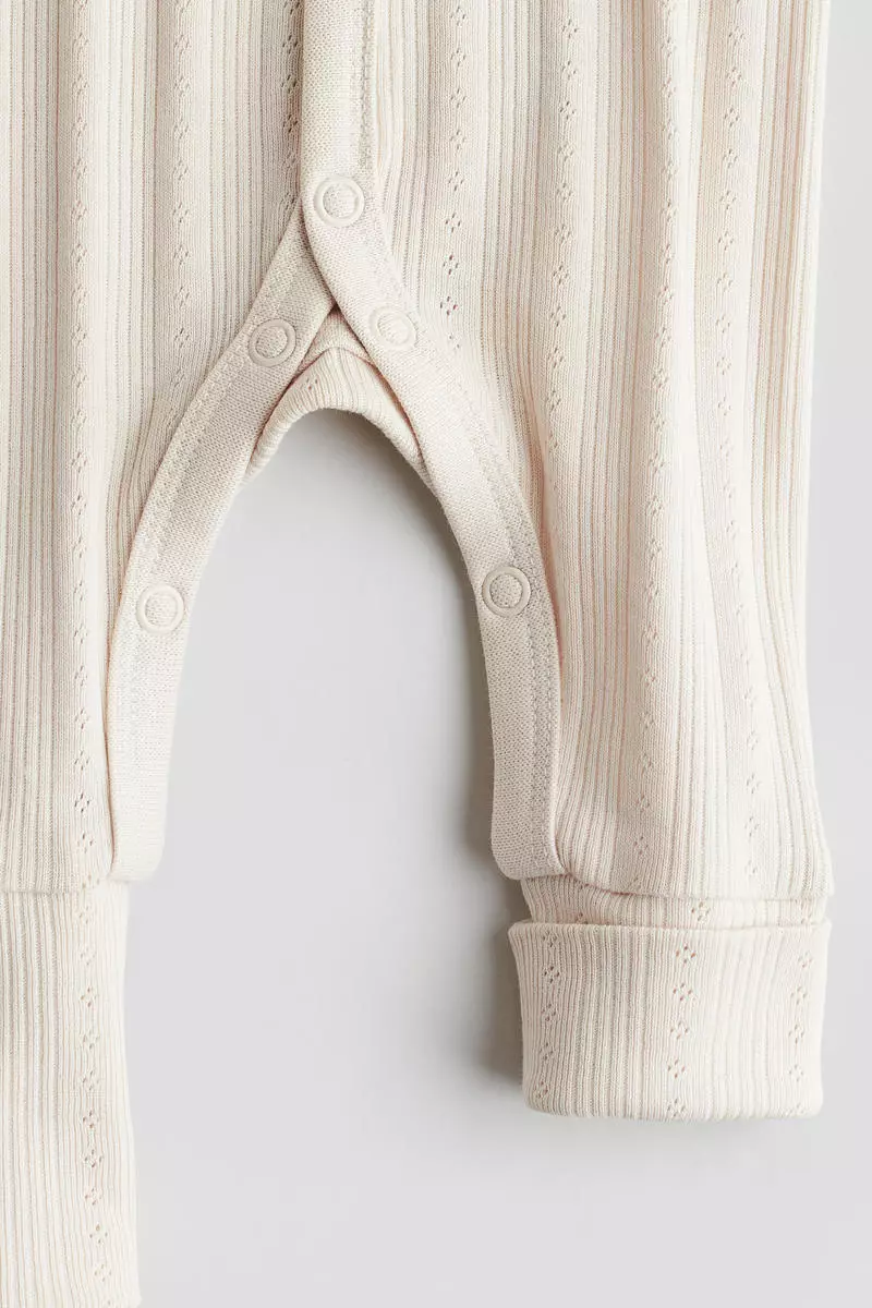 Adjustable-fit romper suit