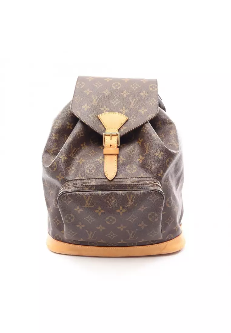 belt bag similar to lululemon This Lululemon Everywhere belt bag dupe is only $13 on Amazon