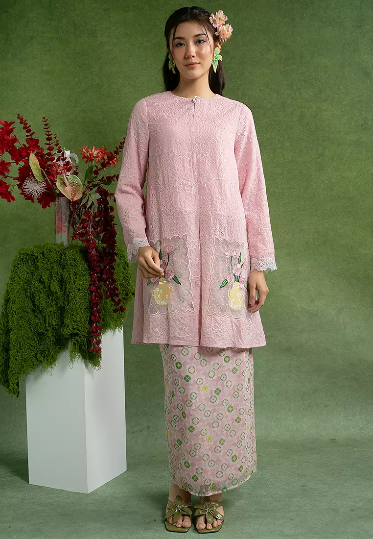 Umaira Embroidered Kurung Labuh Set