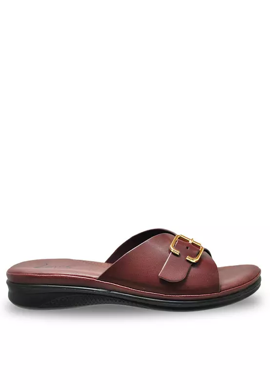 Red deals comfy sandals