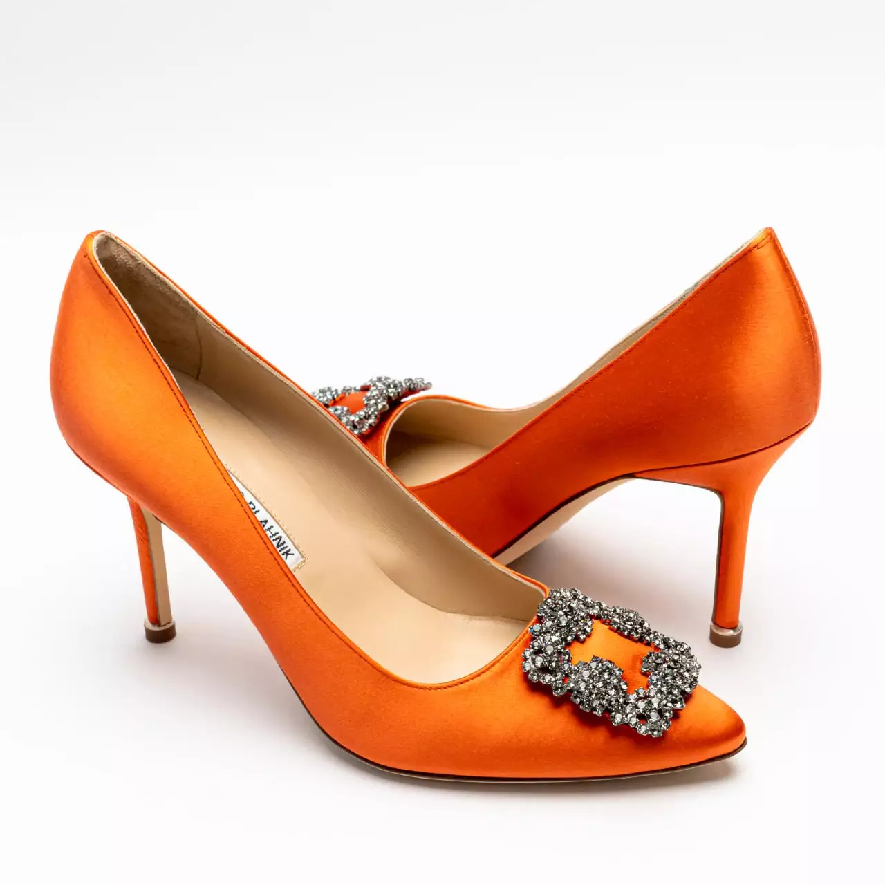 Jual Manolo Blahnik Hangisi 90 Satin Pumps with FMC Crystal Buckle