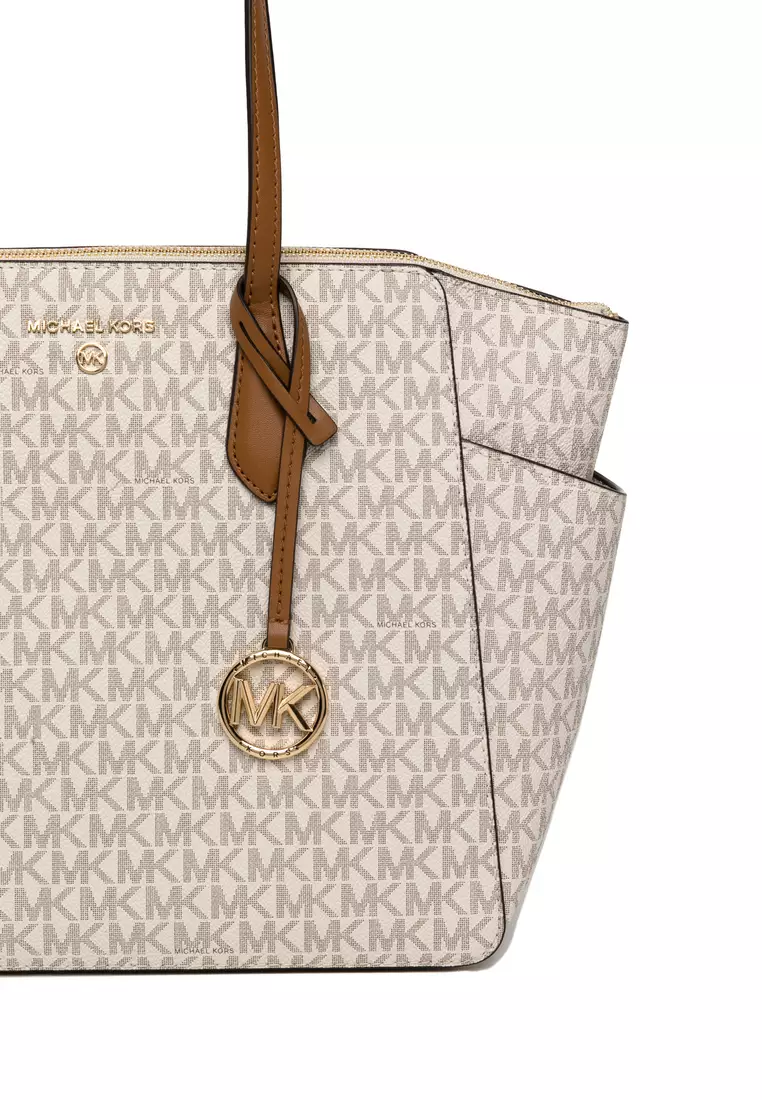 Louis vuitton vs michael kors bags clearance