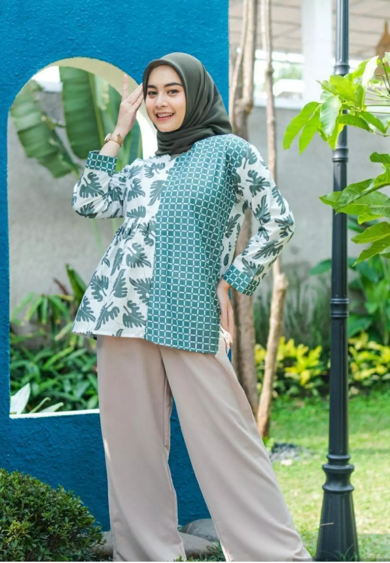 Kumala Hijau Tosca Blouse Batik Premium Elegant SD