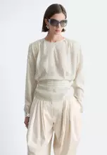 White/Diagonal Stripes