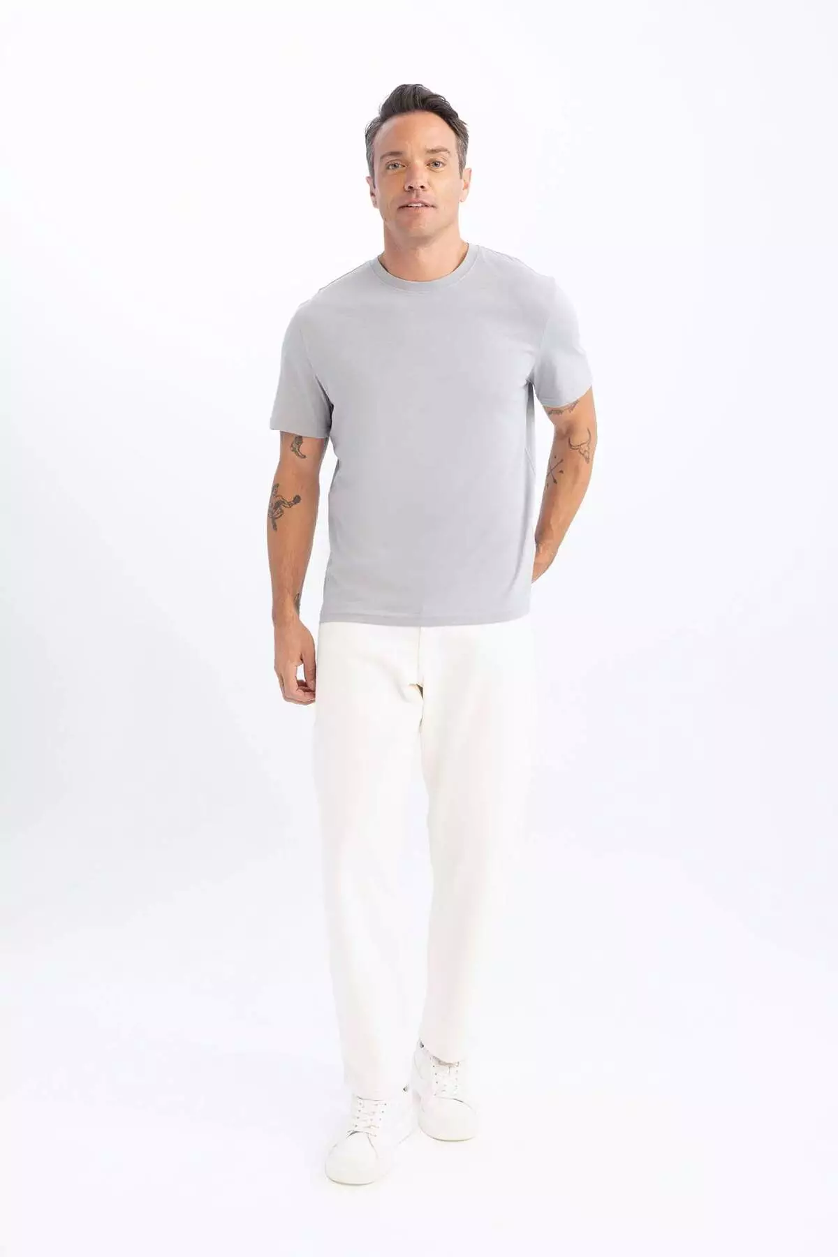 100% Cotton New Regular Fit Crew Neck Basic Plain Short Sleeve T-Shirt V7699Az25Sp