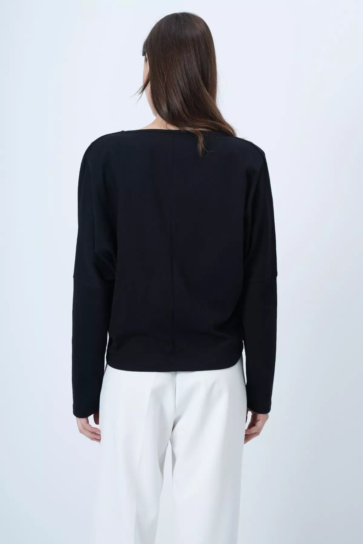 Black-1 Degaje Collar Wide Cut Knitted Blouse Alc-X13126