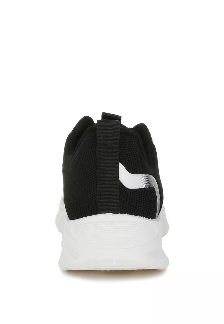 Sepatu Kets Bertali Detail Kontras Warna Hitam