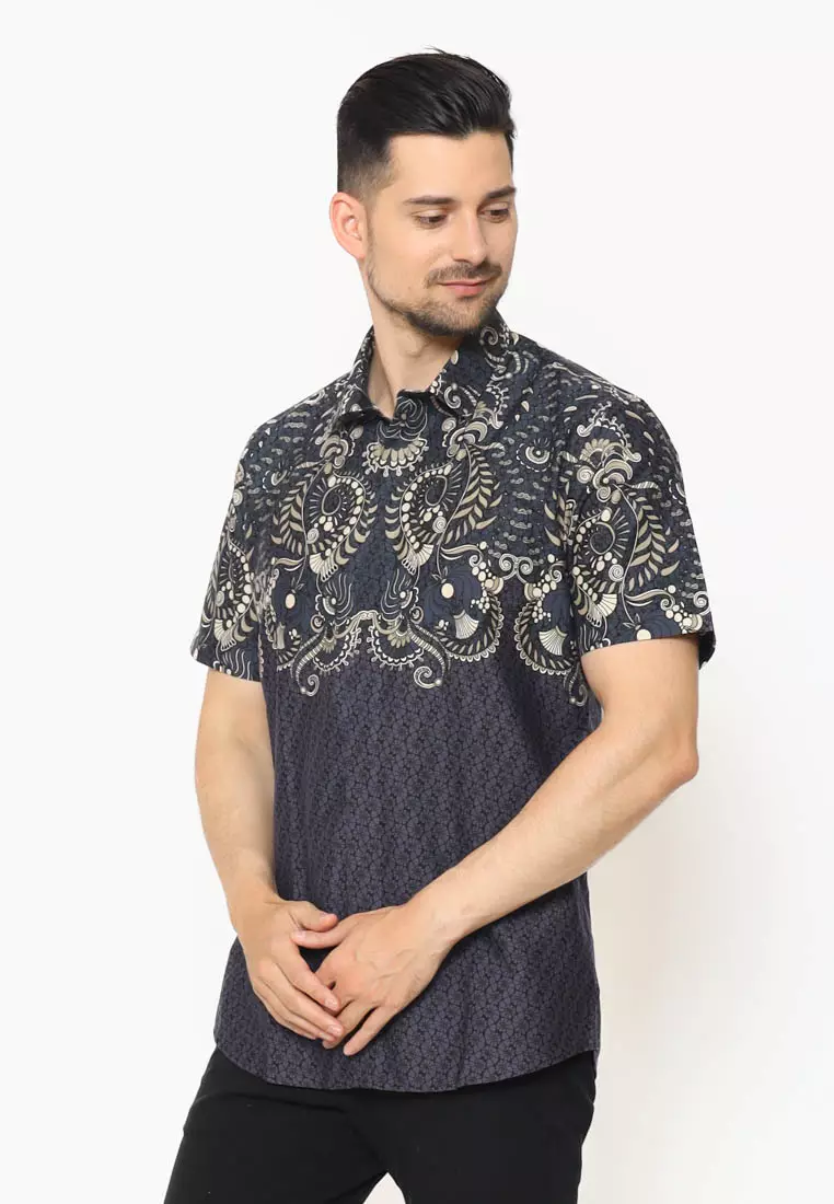 MAGINOT CAKRA NAVY Batik Slim Fit Lengan Pendek