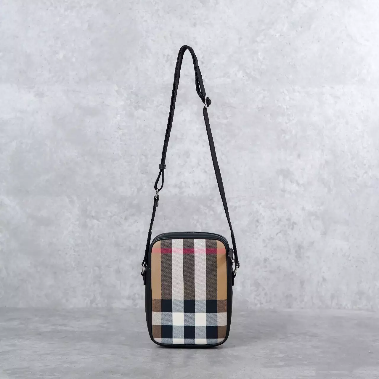 Tas BURBERRY CHECK CAMEL SS24 BLACK SLING BAG 100% ORIGINAL