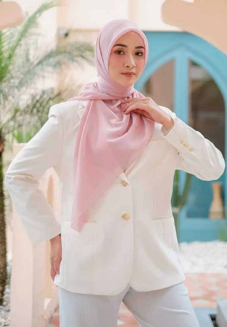 Hijab Segi Empat Voal Anabela Eyelash Dusty Pink