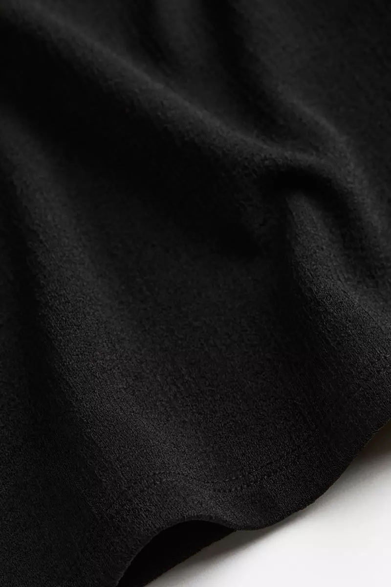 Square-neck cropped top