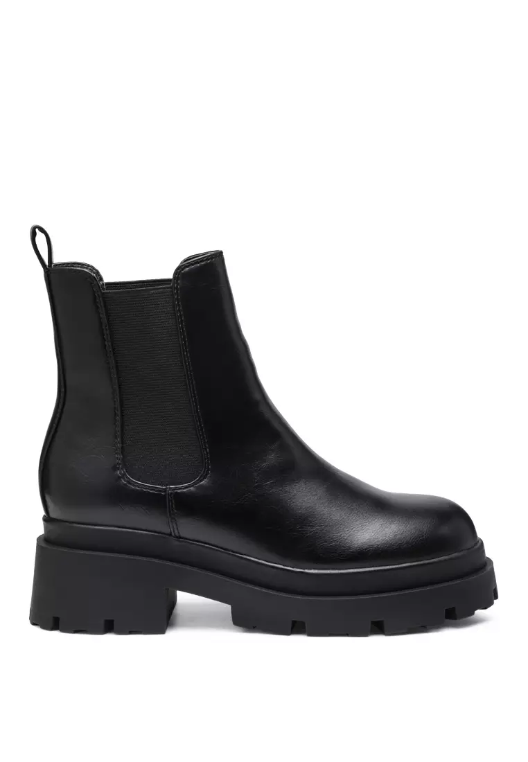 Winter hotsell boots zalora