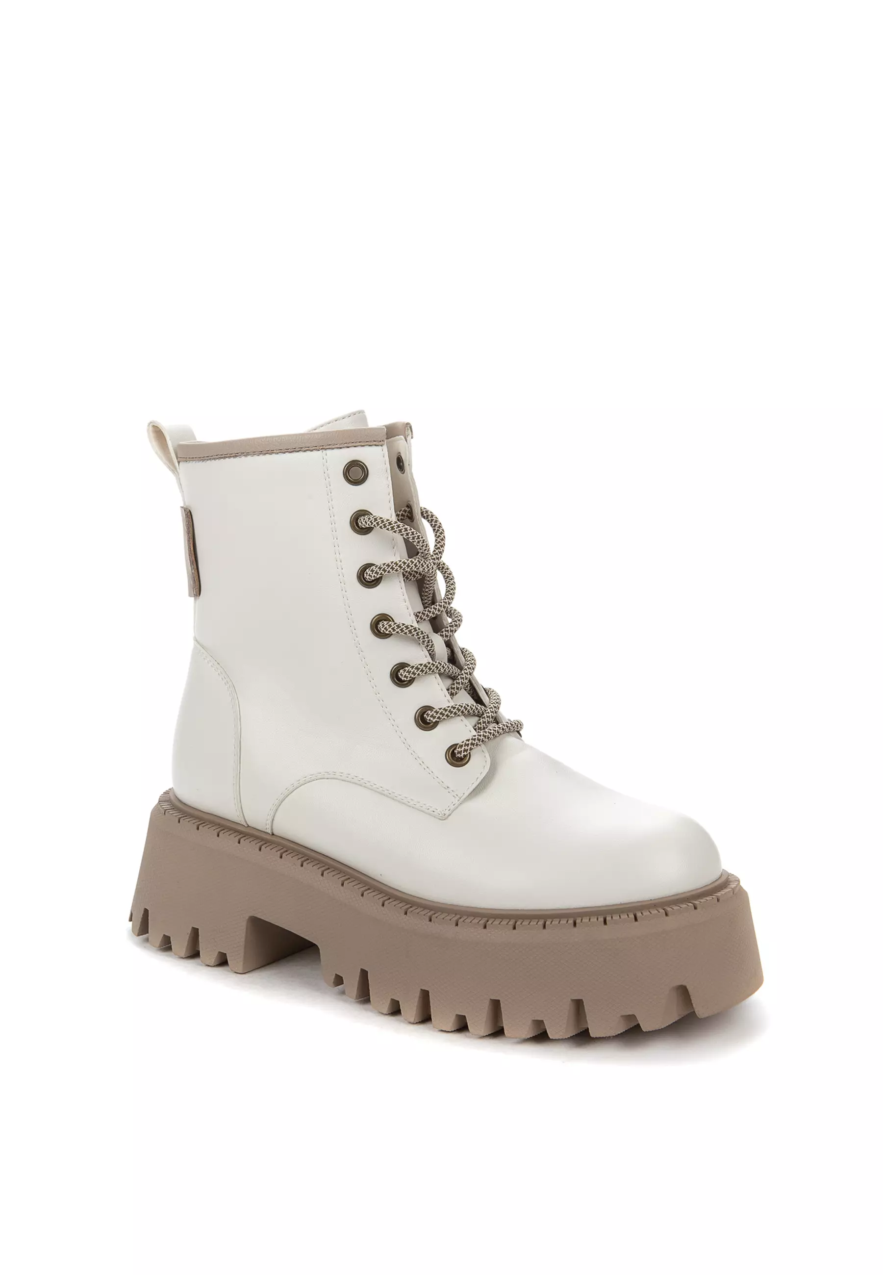 Winter hotsell boots zalora