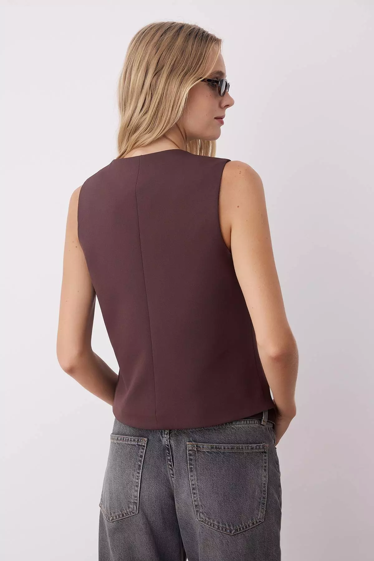 Dark Brown Fitted Buttoned Crop Woven Vest Twoss21Ye0009