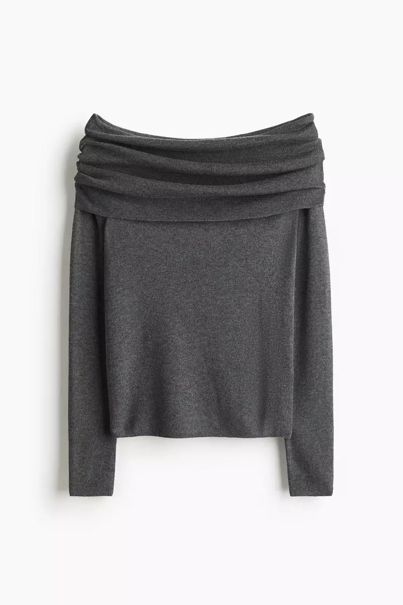 Off-the-shoulder jumper