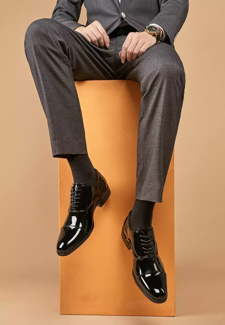Glossy Faux Leather Cap Toe Business Shoes KB24998-122