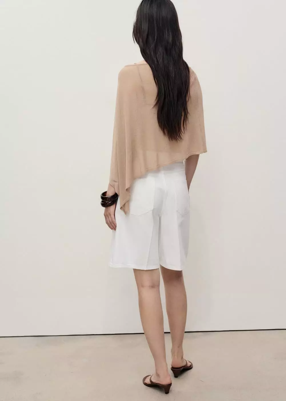 Celana pendek denim lurus berpinggang tinggi