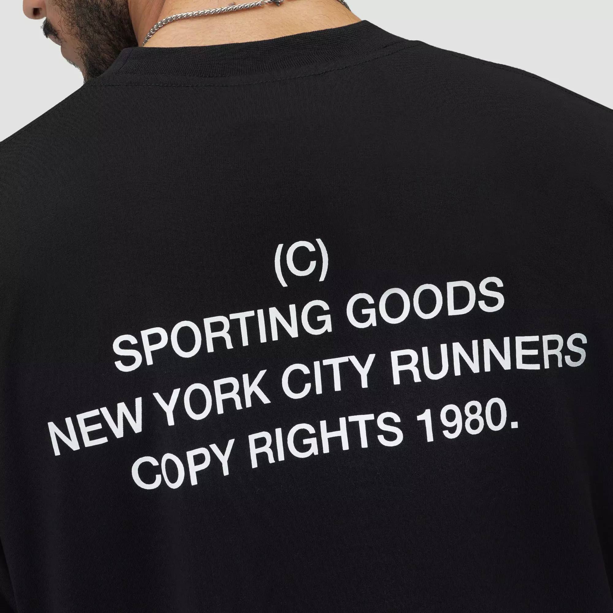 CELCIUS Runner Sticker Graphic T-shirt LIN001523C Hitam