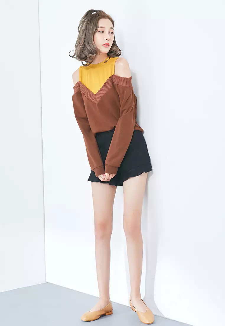 AIN GIRLS Shielded Round Necklace TShirt 2023 Buy AIN GIRLS Online