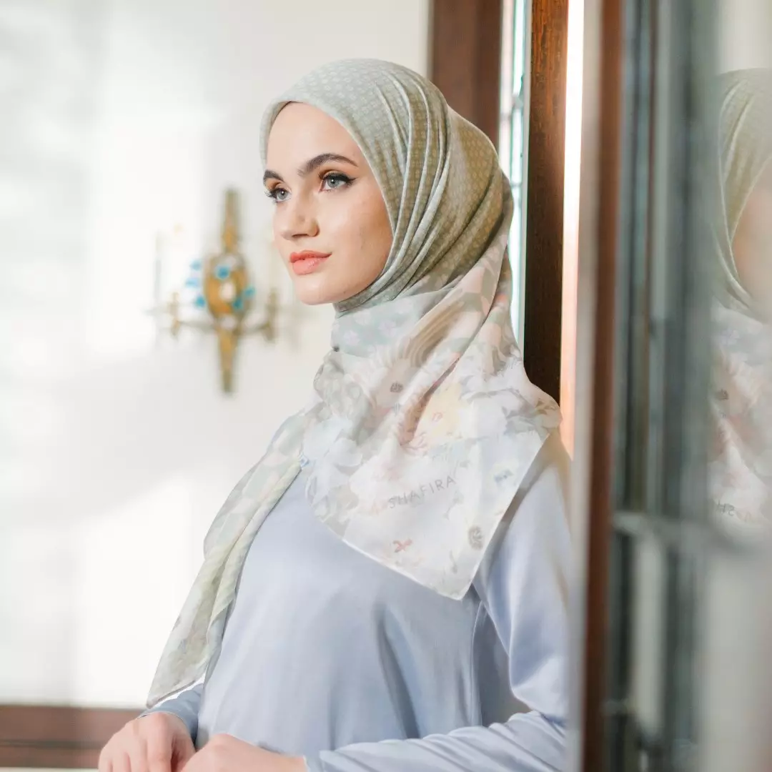 Gwenn Scarf Printed | Hijab Kerudung Segi Empat Motif Sweet Green