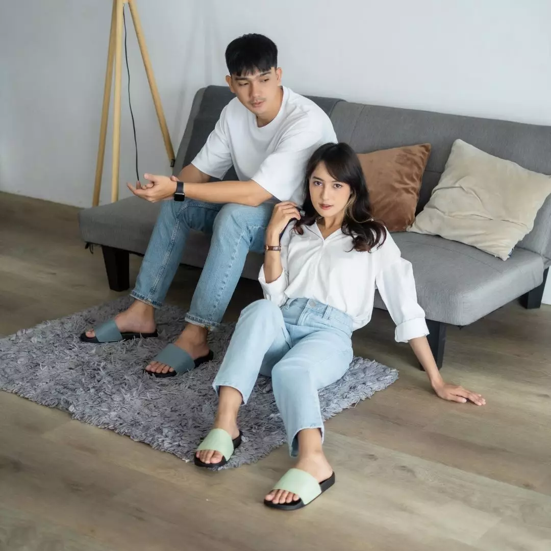 Cogen Sandal Pria dan Wanita Slop Rubber Sendal Kulit