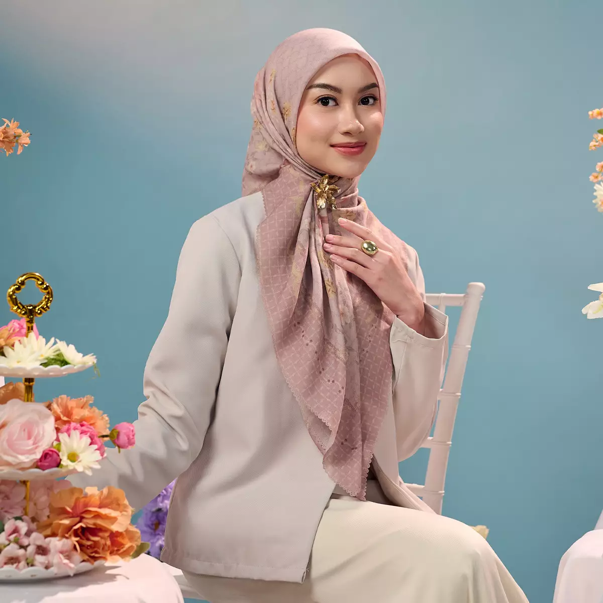 [INCLUDE HARD BOX] ZM Zaskia Mecca - Scarf Bunga Pertiwi Edisi Cut Nyak Dien Pink | Material Voal Alaska Premium | Hijab Motif Segi Empat