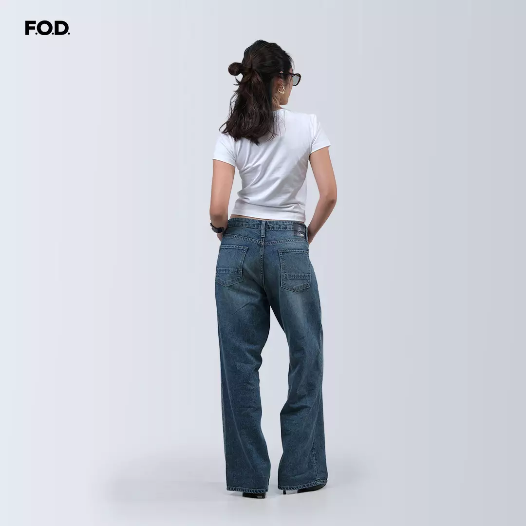 Kaos Wanita Baddie Offwhite