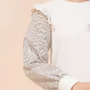 Muffy Blouse Ruffle in Brown